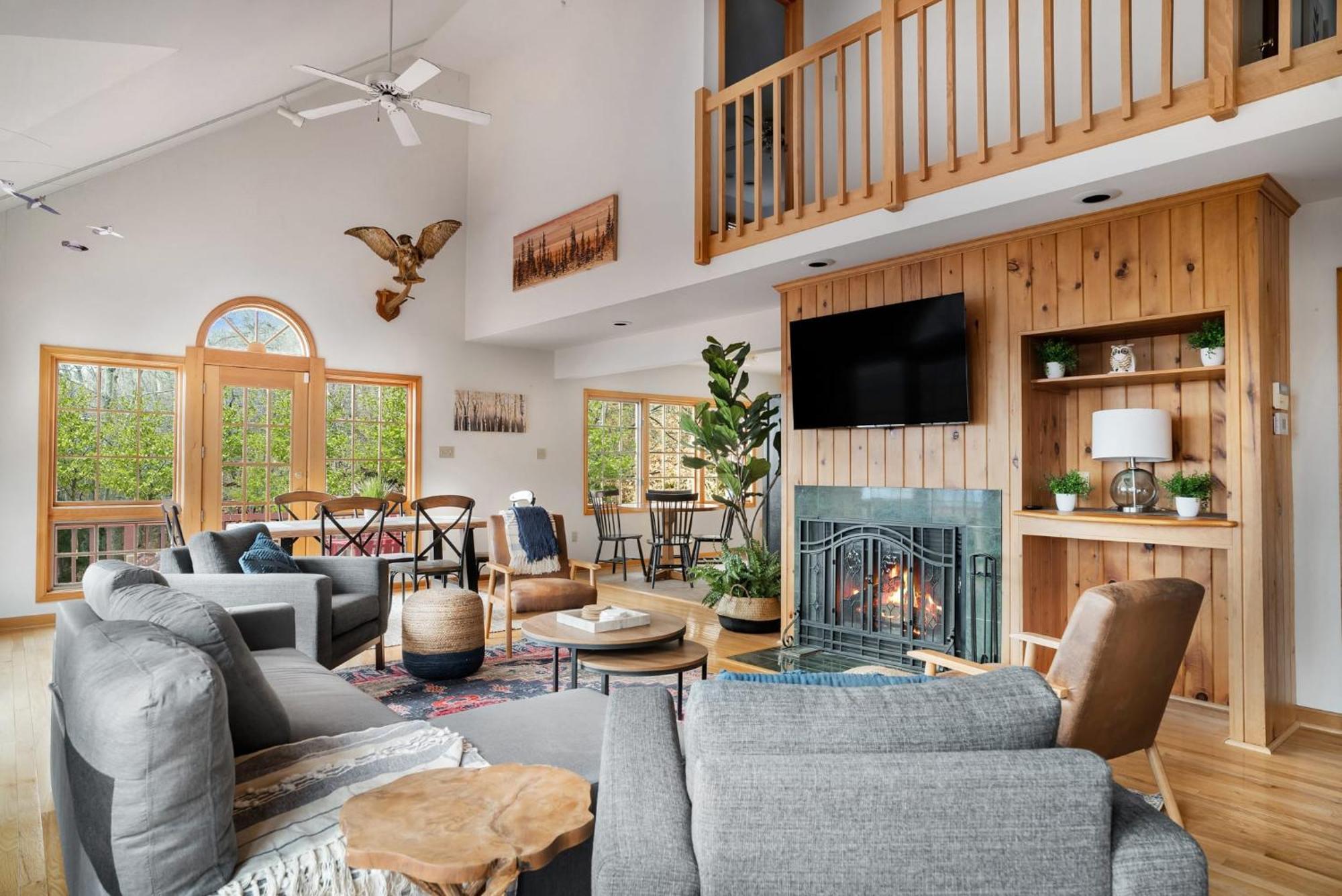Modern Retreat W Hot Tub, Deck & Resort Amenities Berkeley Springs Exterior photo