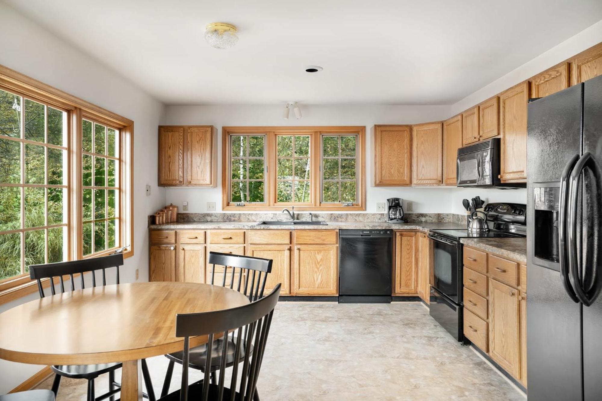 Modern Retreat W Hot Tub, Deck & Resort Amenities Berkeley Springs Exterior photo